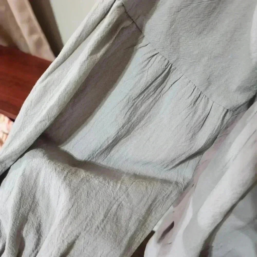 - Tiered top. Size Medium - Picture 7 of 8